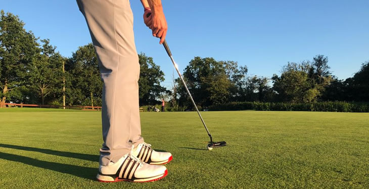 Spiked v Spikeless Golf Shoes