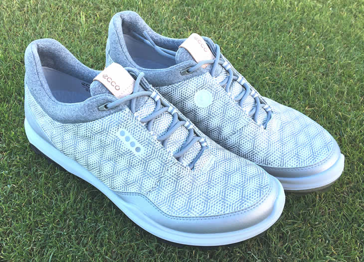 Spiked v Spikeless Golf Shoes